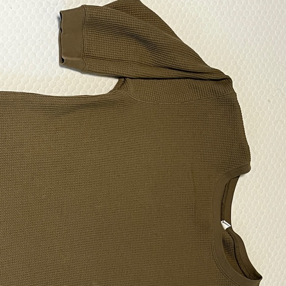 Uniqlo Olive Green Waffle Knit Sweatshirt - Women's - Picture 3 of 3